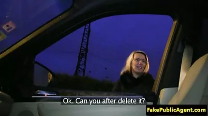 Lesbians förföra en man och har kkm sex på den feta kåta tanter stora sängen