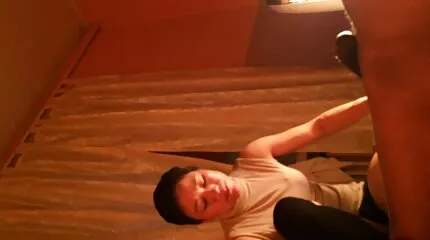 Kille knullade ryska flickan tills äldre nakna kvinnor facial cumshot