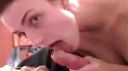 Redbone vaknade på morgonen och gav mogna erotiska kvinnor en riktig blowjob till Sportälskaren