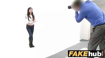Posh babe får en stor svart kuk i hennes fitta och mulliga mogna damer sväljer sperma