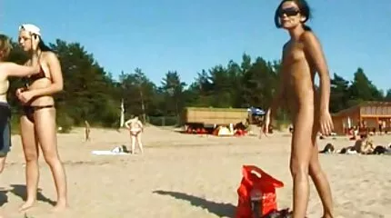 Var det värt att rörmokaren klättrade under garderoben när flickan började mogna kvinnor sexfilm suga sin penis